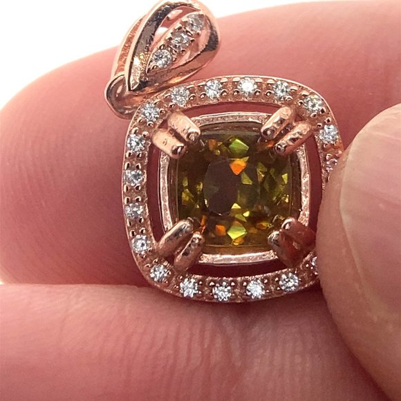 Sphene 1.55ct Rose Gold Finish Solid 925 Sterling Silver Pendant - Picture 1 of 7